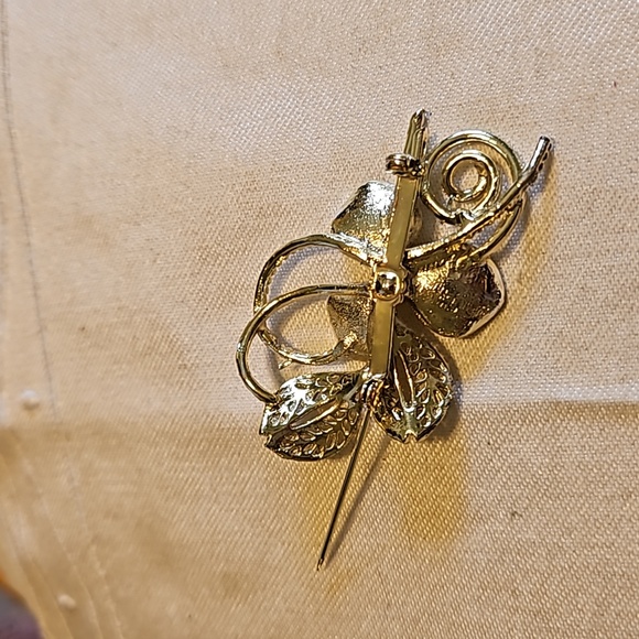 Vintage Gold-Tone Enamels Flower Filigree Flower Brooch - Picture 5 of 5